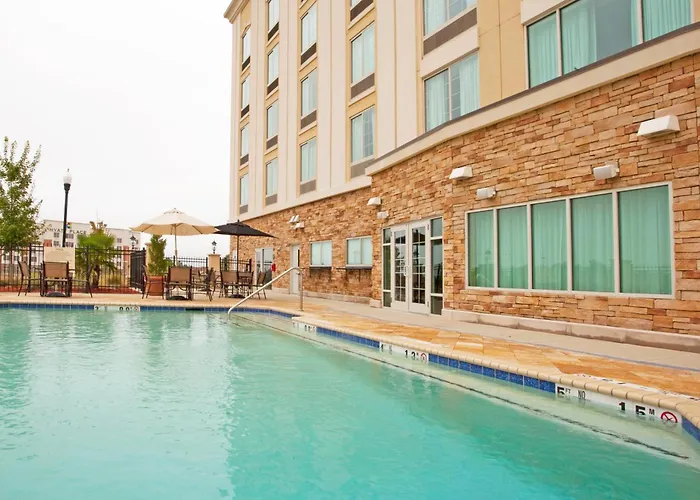 Jacuzzi hotel: Holiday Inn Express & Suites Columbus At Northlake By Ihg